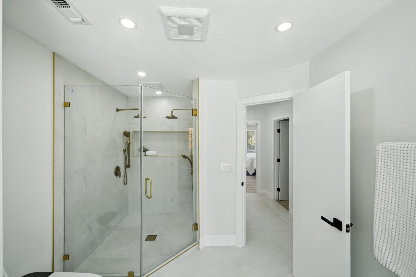 Detail Gallery Image 34 of 66 For 6650 Johnston Rd, Pleasanton,  CA 94588 - 6 Beds | 3/1 Baths