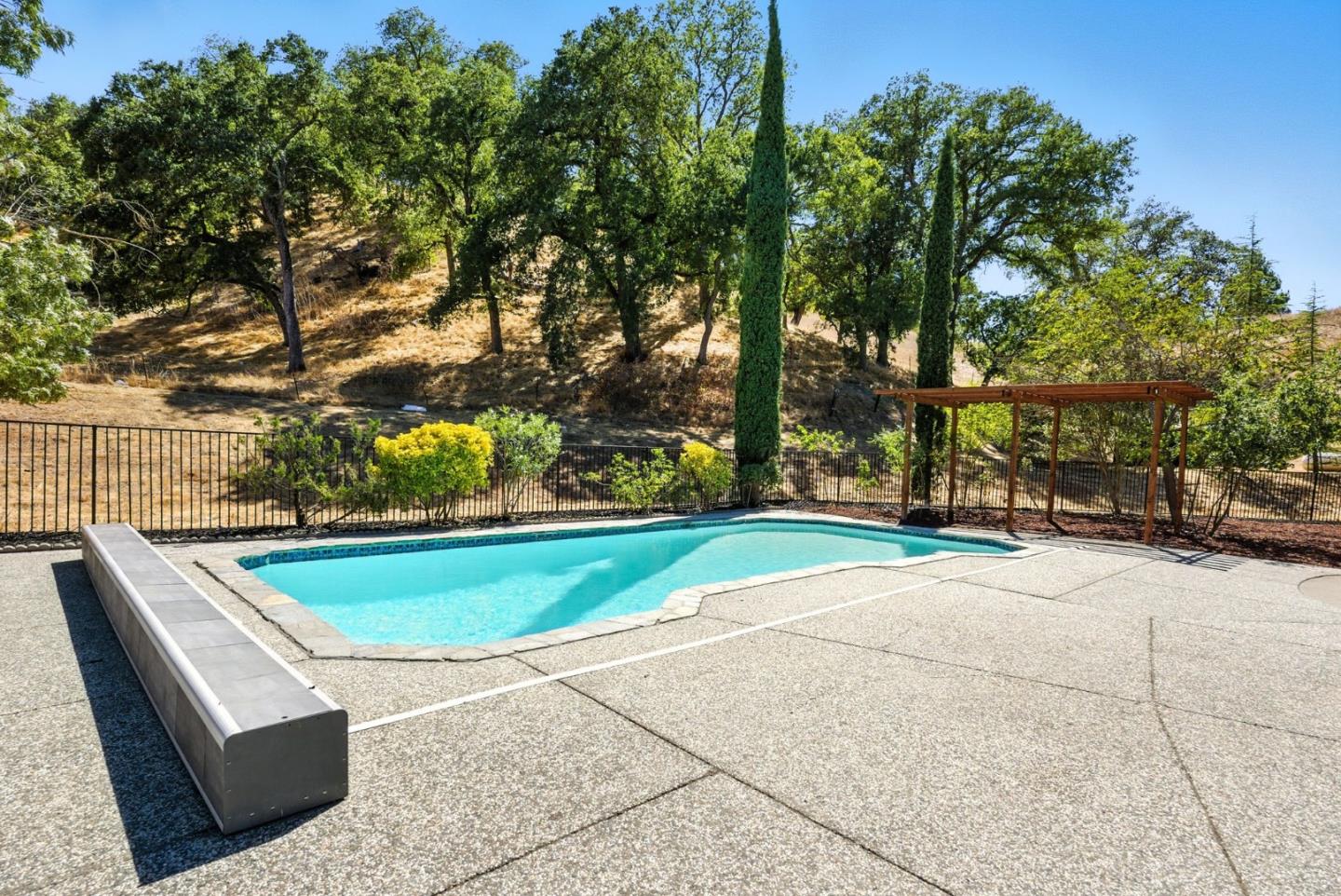 Detail Gallery Image 47 of 66 For 6650 Johnston Rd, Pleasanton,  CA 94588 - 6 Beds | 3/1 Baths