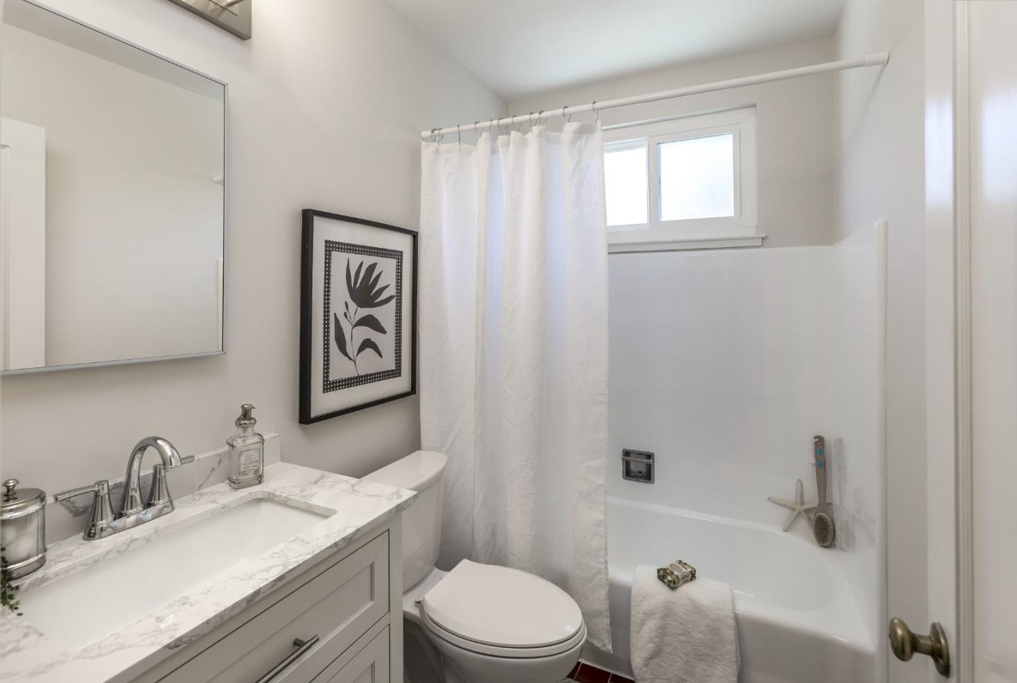 Detail Gallery Image 14 of 21 For 693 Madrone Ave, Sunnyvale,  CA 94085 - 3 Beds | 1/1 Baths
