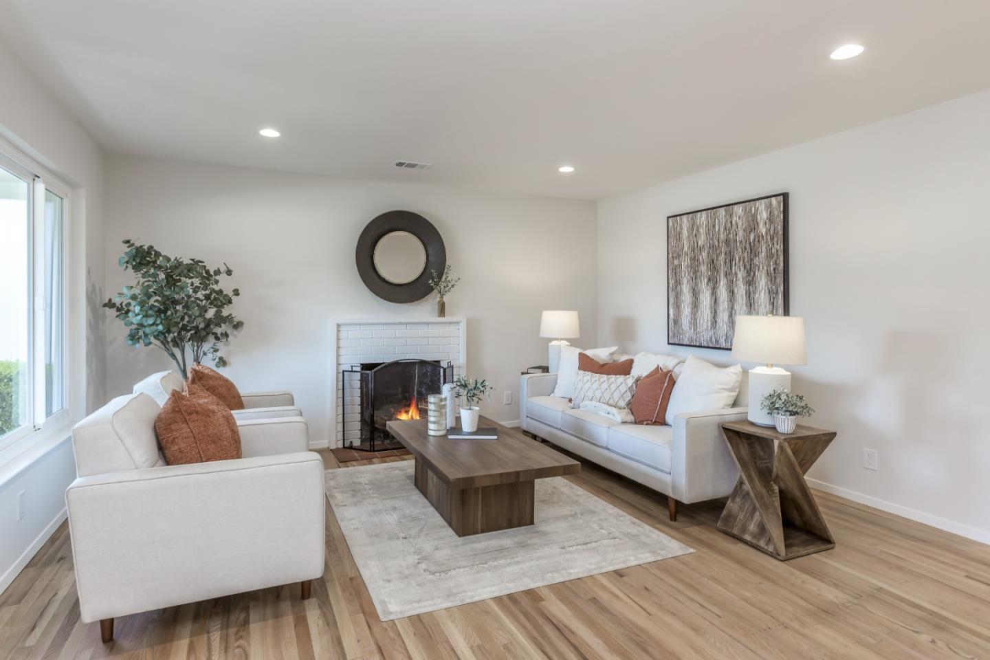 Detail Gallery Image 4 of 21 For 693 Madrone Ave, Sunnyvale,  CA 94085 - 3 Beds | 1/1 Baths
