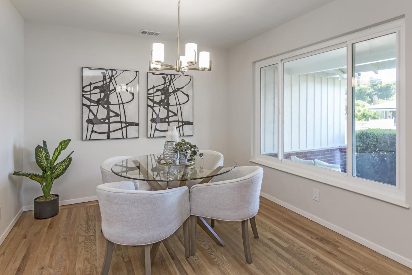 Detail Gallery Image 6 of 21 For 693 Madrone Ave, Sunnyvale,  CA 94085 - 3 Beds | 1/1 Baths