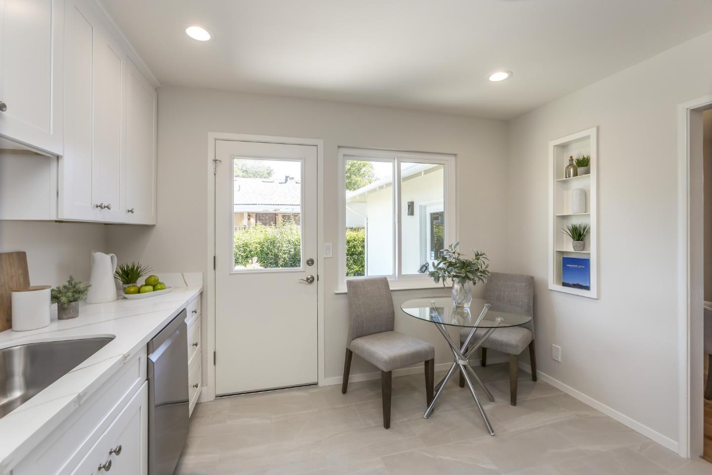 Detail Gallery Image 8 of 21 For 693 Madrone Ave, Sunnyvale,  CA 94085 - 3 Beds | 1/1 Baths