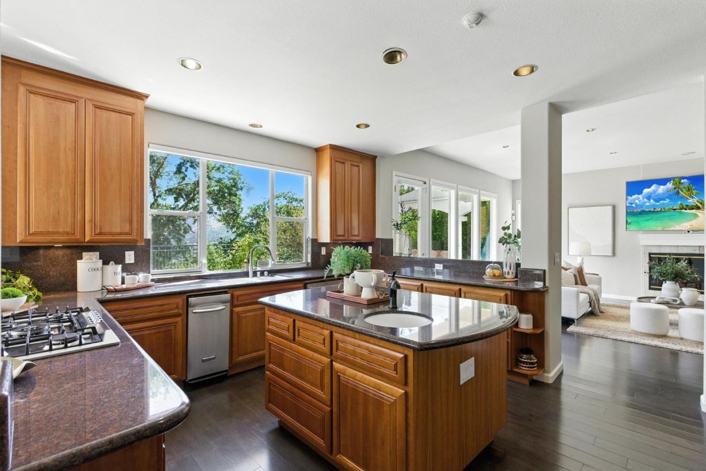 Detail Gallery Image 22 of 77 For 5380 Arezzo Dr, San Jose,  CA 95138 - 5 Beds | 4/1 Baths