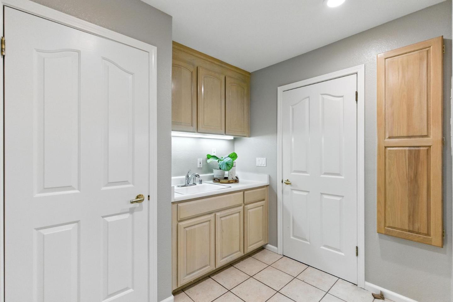 Detail Gallery Image 33 of 77 For 5380 Arezzo Dr, San Jose,  CA 95138 - 5 Beds | 4/1 Baths