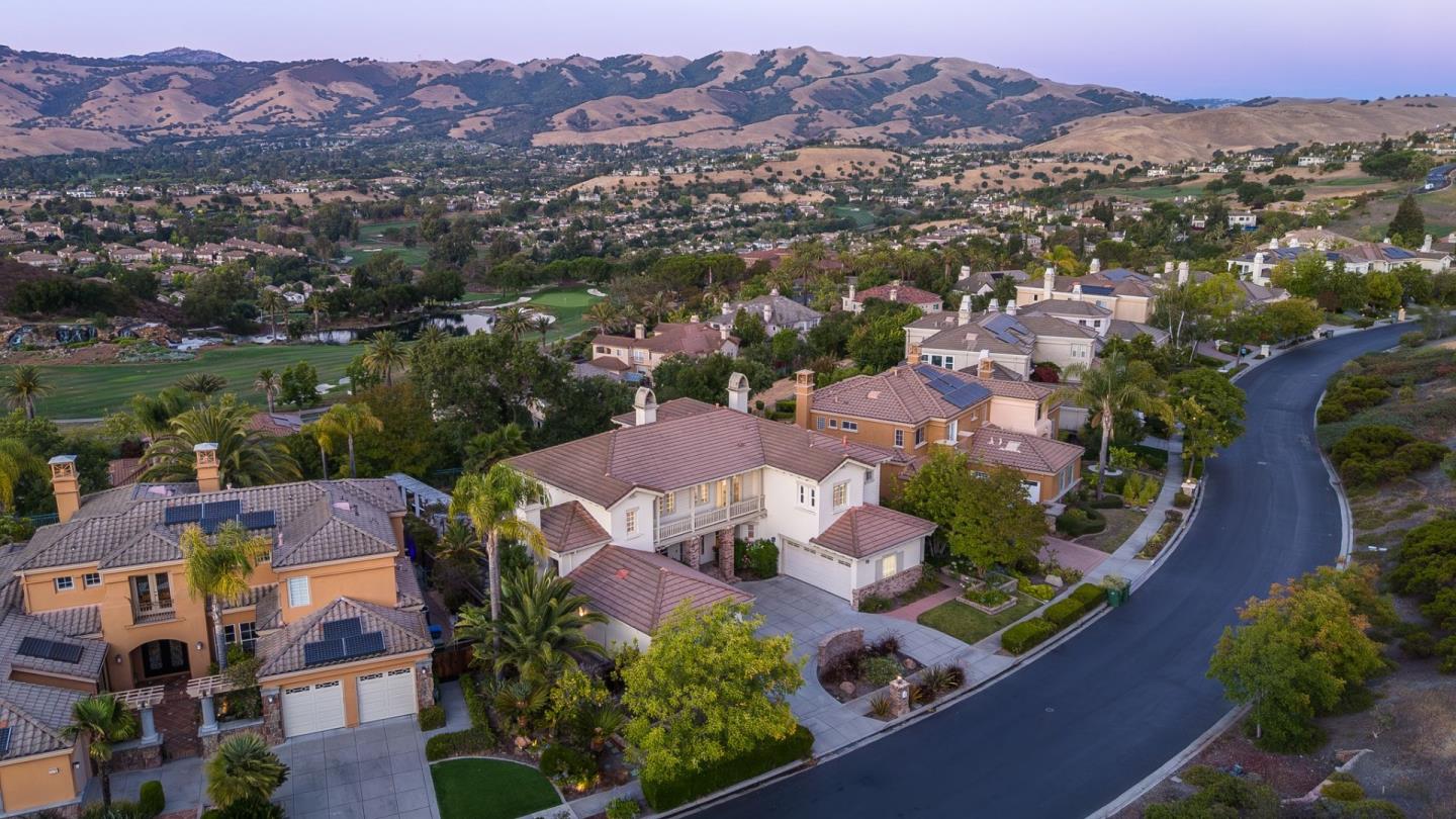 Detail Gallery Image 5 of 77 For 5380 Arezzo Dr, San Jose,  CA 95138 - 5 Beds | 4/1 Baths