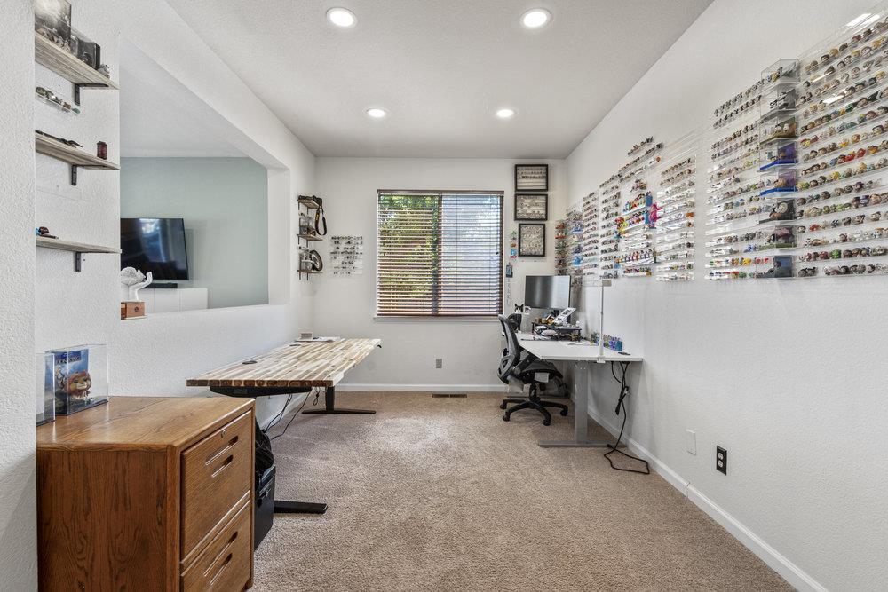 Detail Gallery Image 17 of 42 For 310 Bonnie Ln, Hollister,  CA 95023 - 3 Beds | 3 Baths
