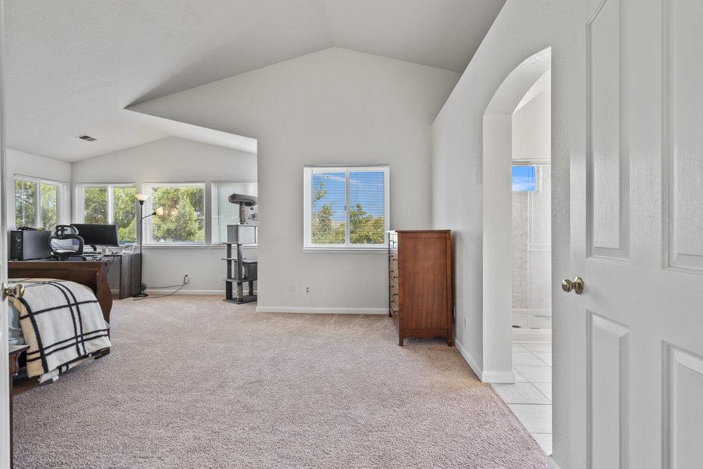 Detail Gallery Image 21 of 42 For 310 Bonnie Ln, Hollister,  CA 95023 - 3 Beds | 3 Baths