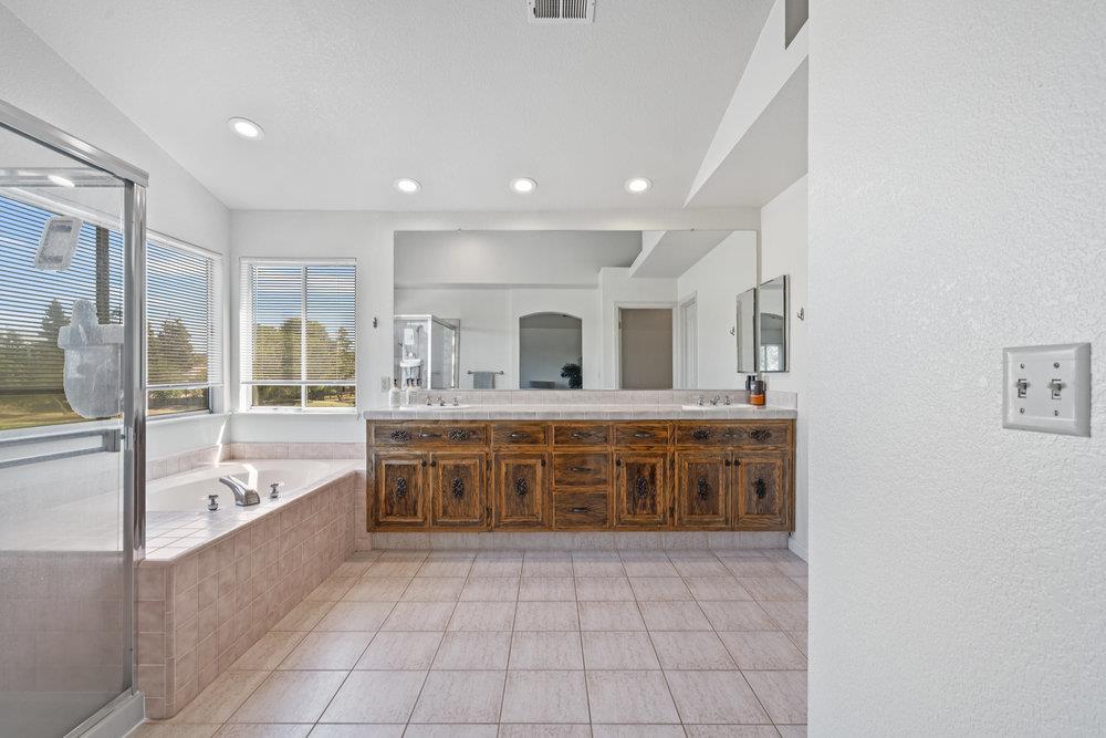 Detail Gallery Image 24 of 42 For 310 Bonnie Ln, Hollister,  CA 95023 - 3 Beds | 3 Baths