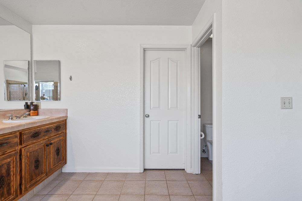 Detail Gallery Image 25 of 42 For 310 Bonnie Ln, Hollister,  CA 95023 - 3 Beds | 3 Baths