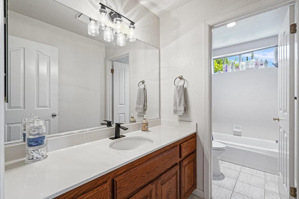 Detail Gallery Image 28 of 42 For 310 Bonnie Ln, Hollister,  CA 95023 - 3 Beds | 3 Baths