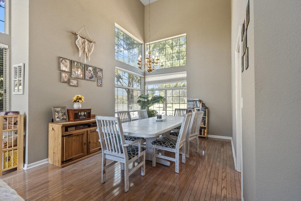 Detail Gallery Image 6 of 42 For 310 Bonnie Ln, Hollister,  CA 95023 - 3 Beds | 3 Baths