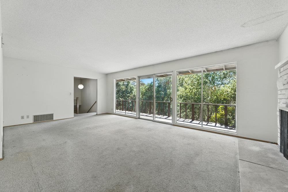 Detail Gallery Image 11 of 48 For 12750 Canario Way, Los Altos Hills,  CA 94022 - 4 Beds | 3 Baths