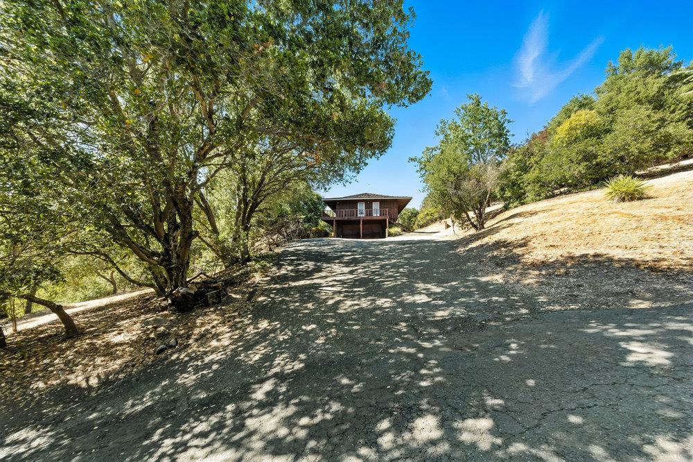 Detail Gallery Image 37 of 48 For 12750 Canario Way, Los Altos Hills,  CA 94022 - 4 Beds | 3 Baths