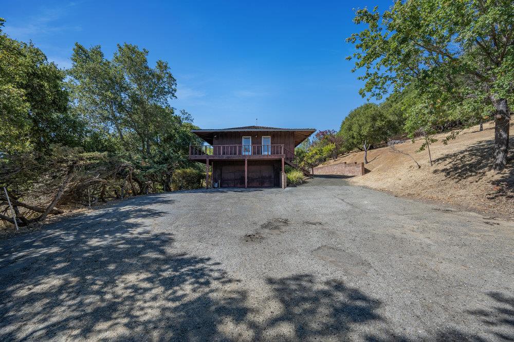 Detail Gallery Image 5 of 48 For 12750 Canario Way, Los Altos Hills,  CA 94022 - 4 Beds | 3 Baths