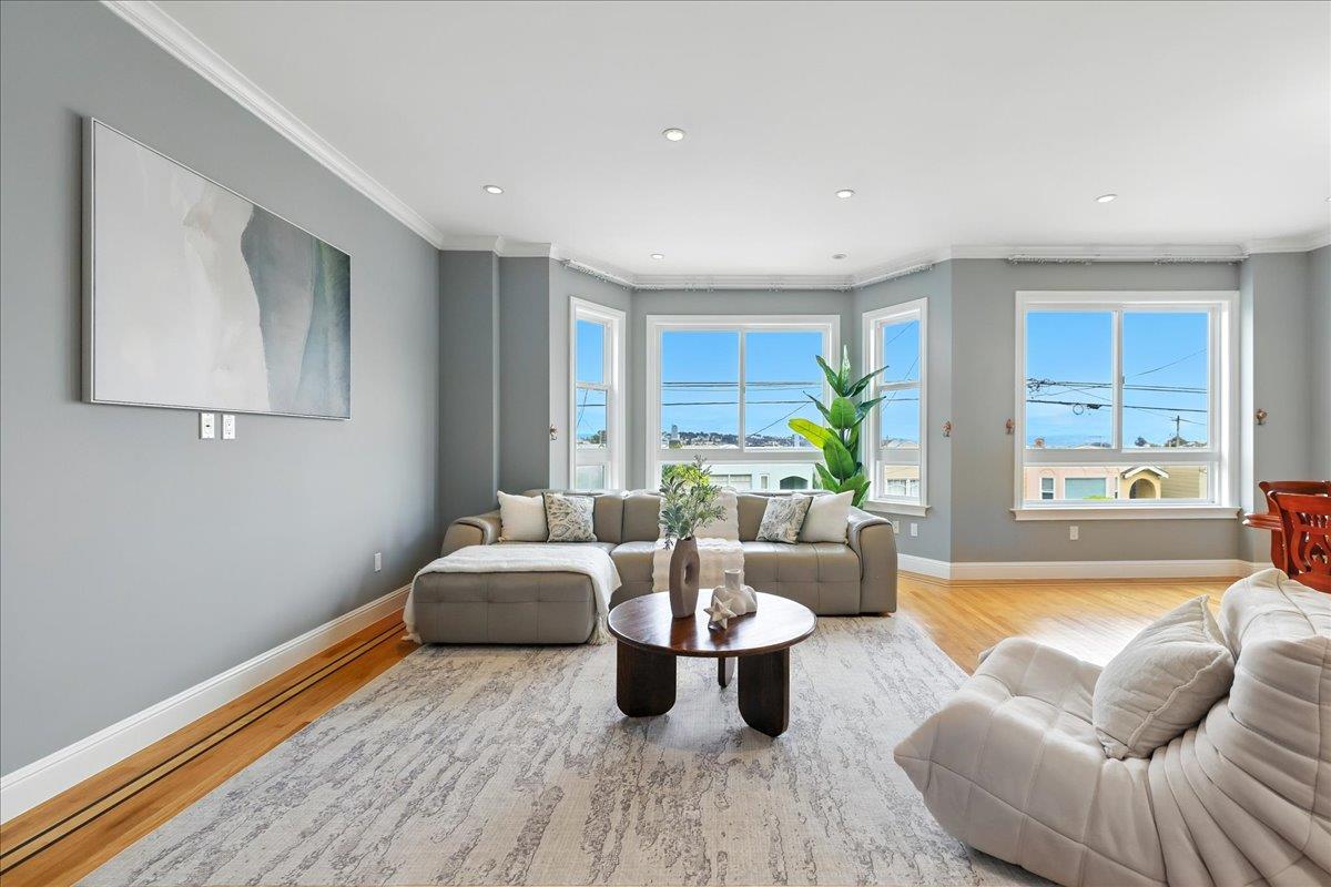 Detail Gallery Image 2 of 56 For 430 Hamilton St, San Francisco,  CA 94134 - 5 Beds | 4 Baths