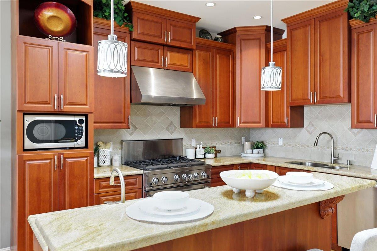 Detail Gallery Image 6 of 56 For 430 Hamilton St, San Francisco,  CA 94134 - 5 Beds | 4 Baths
