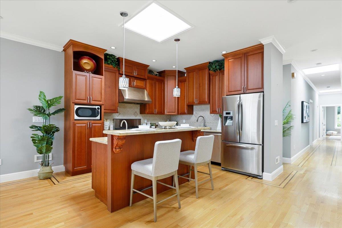 Detail Gallery Image 7 of 56 For 430 Hamilton St, San Francisco,  CA 94134 - 5 Beds | 4 Baths