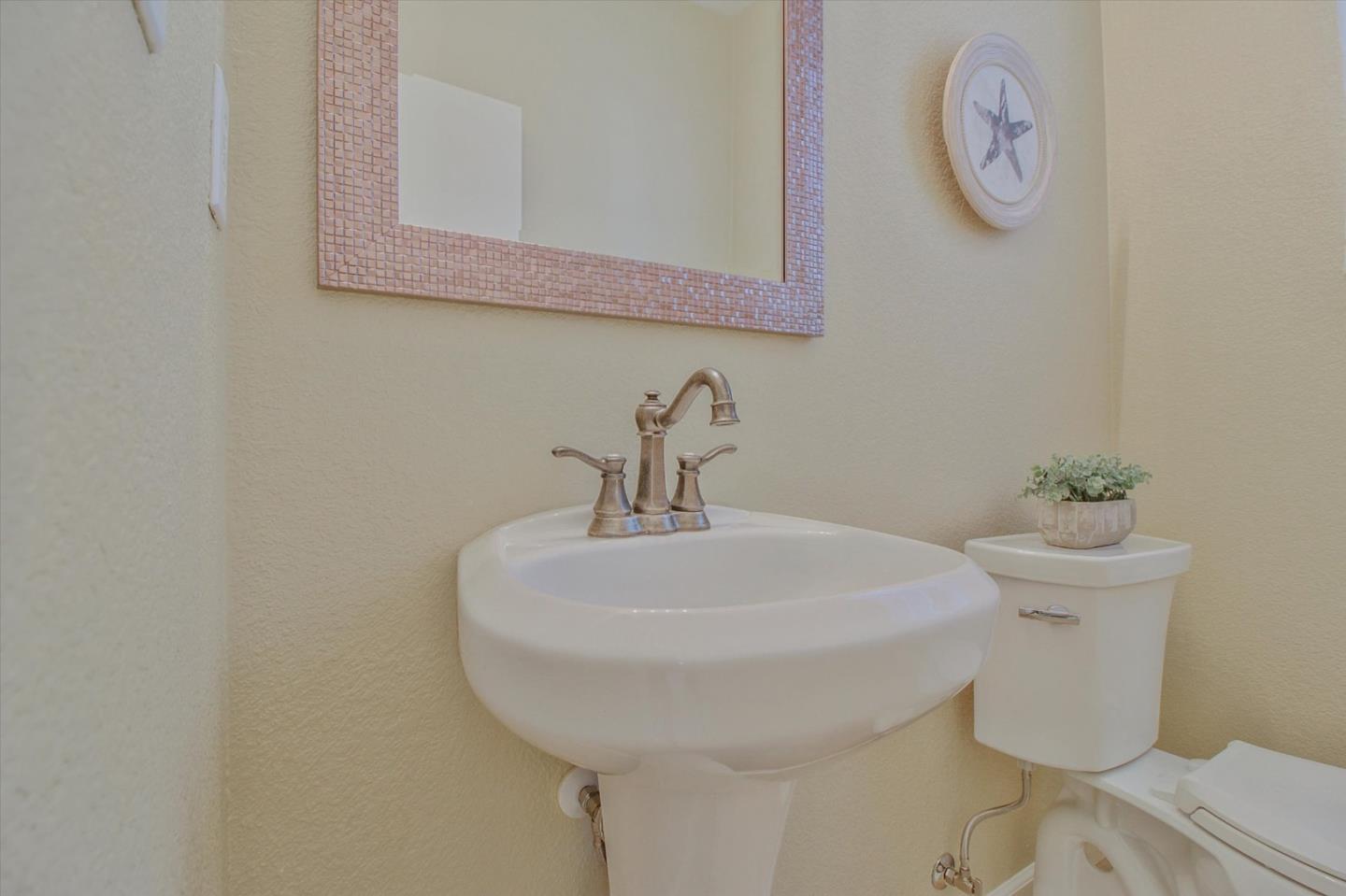 Detail Gallery Image 10 of 31 For 3927 Streamline St, Sacramento,  CA 95834 - 3 Beds | 2/1 Baths