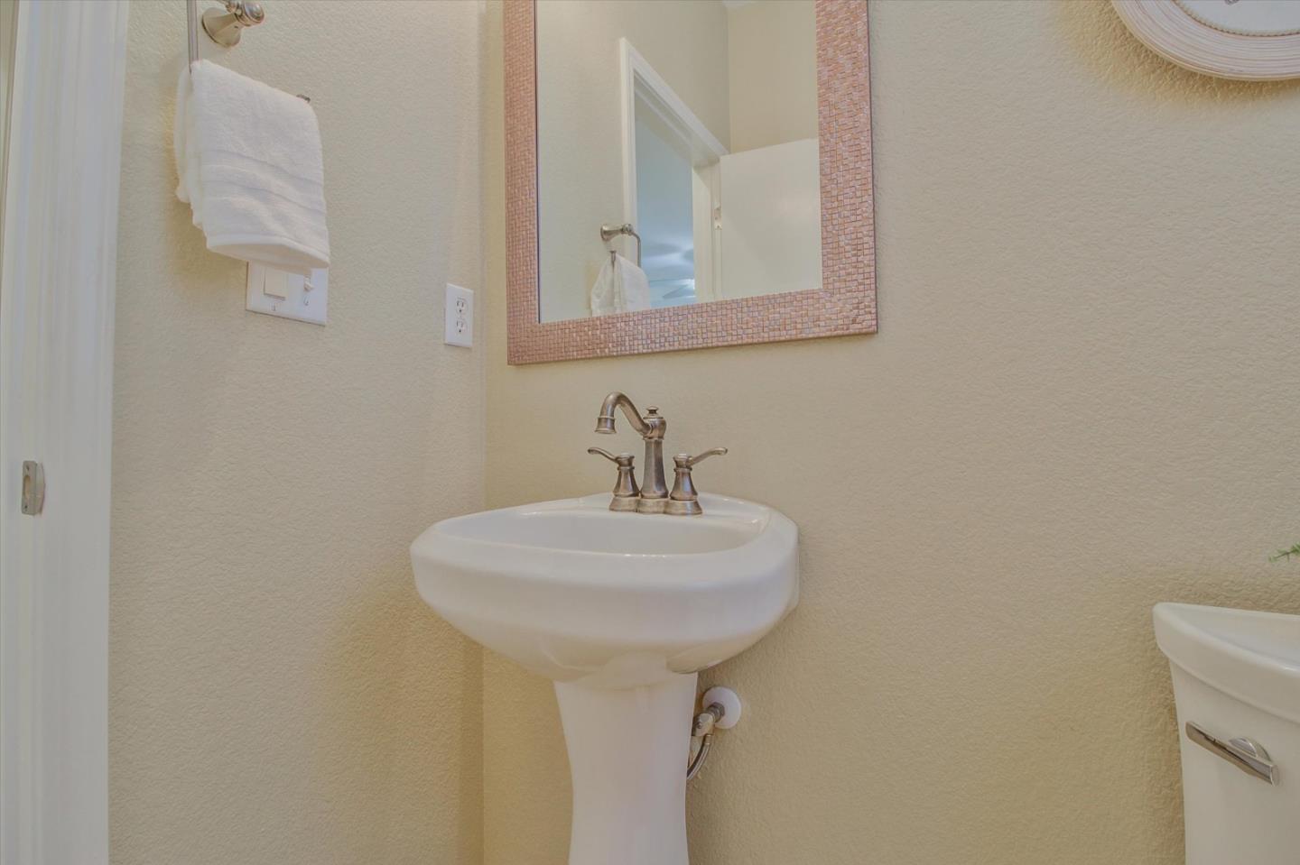 Detail Gallery Image 11 of 31 For 3927 Streamline St, Sacramento,  CA 95834 - 3 Beds | 2/1 Baths