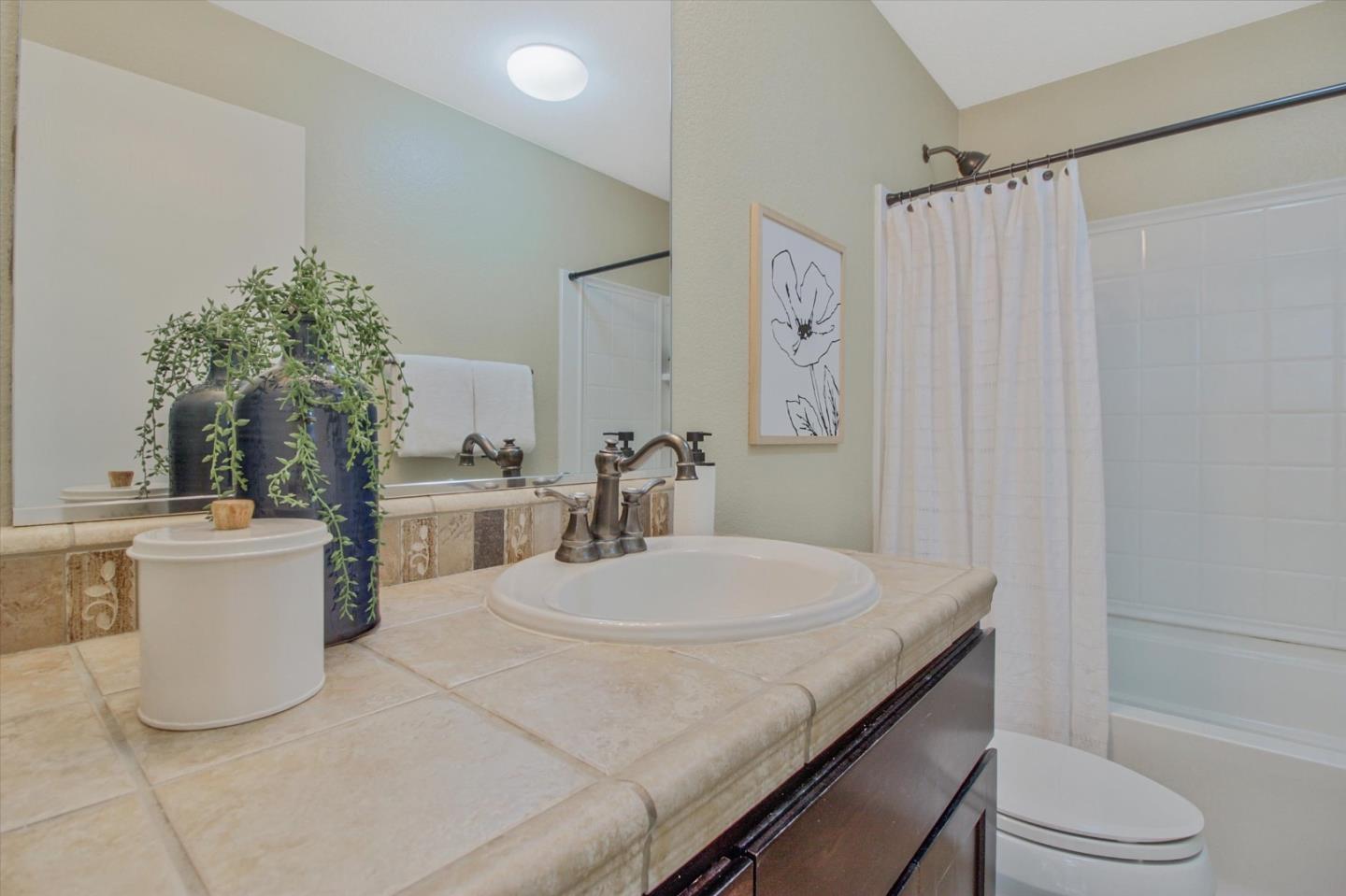 Detail Gallery Image 14 of 31 For 3927 Streamline St, Sacramento,  CA 95834 - 3 Beds | 2/1 Baths