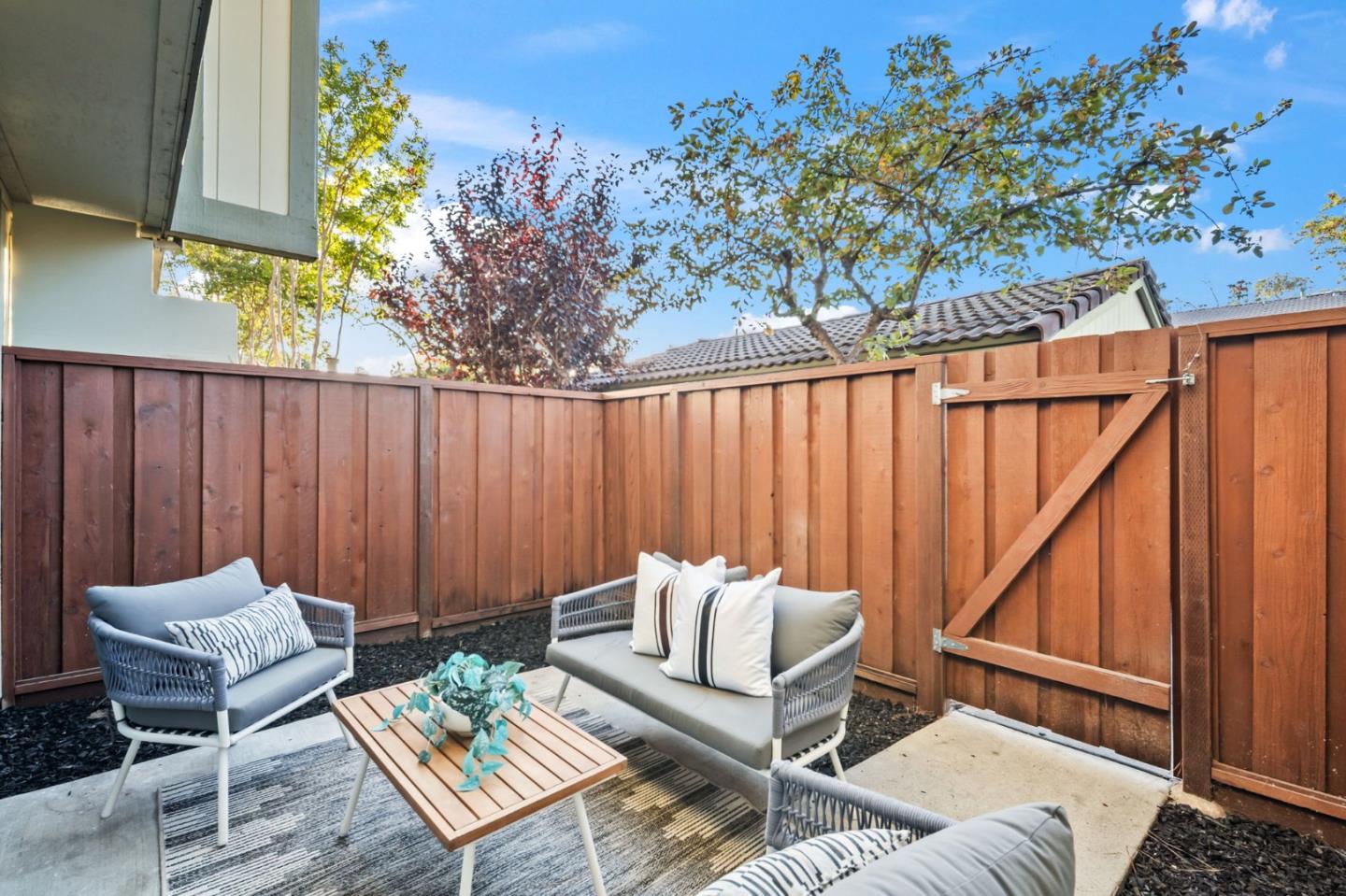 Detail Gallery Image 26 of 31 For 6163 Joaquin Murieta Ave #F,  Newark,  CA 94560 - 3 Beds | 2/1 Baths