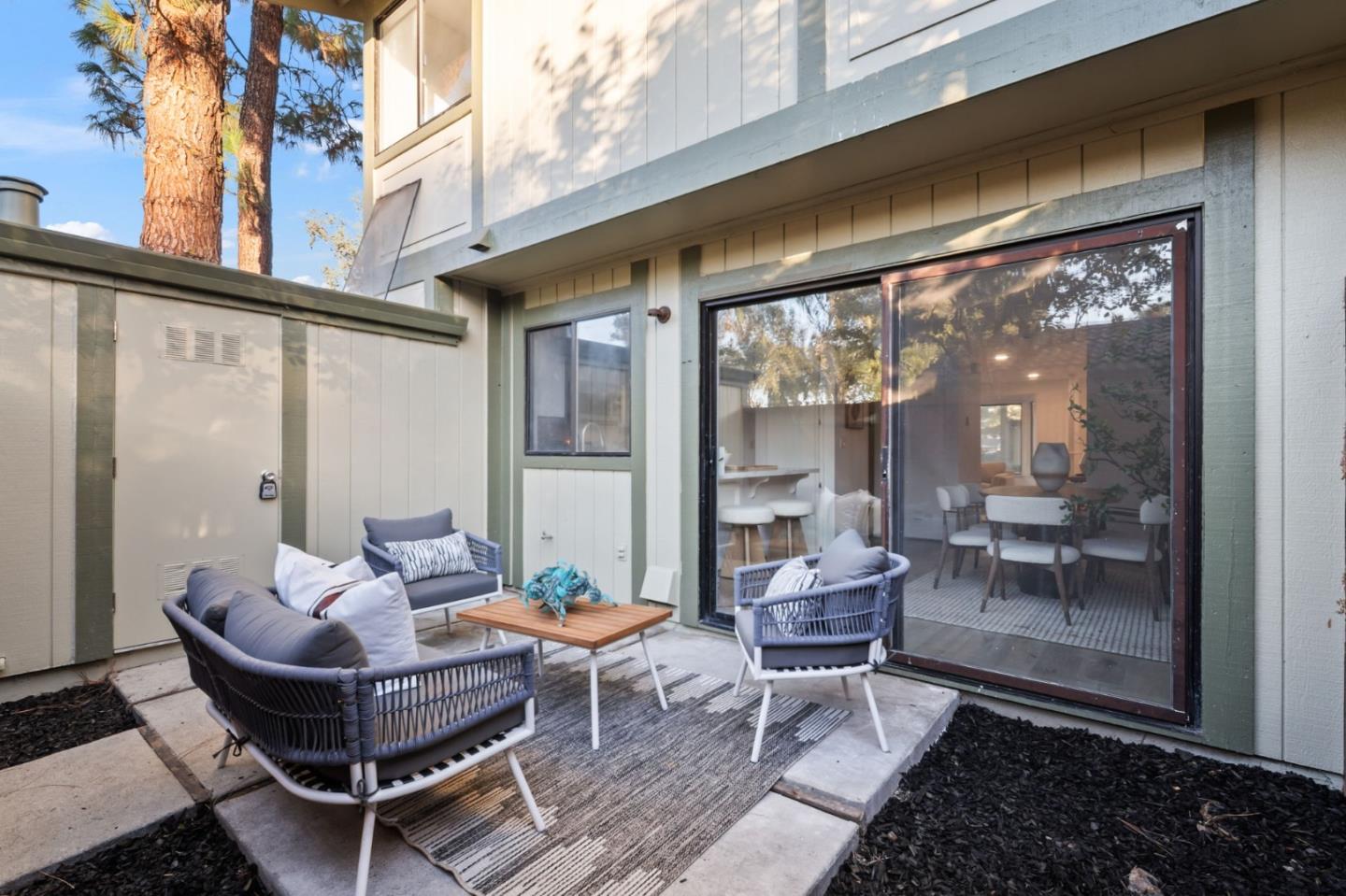 Detail Gallery Image 27 of 31 For 6163 Joaquin Murieta Ave #F,  Newark,  CA 94560 - 3 Beds | 2/1 Baths