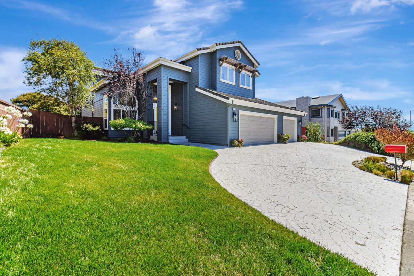 Detail Gallery Image 2 of 59 For 515 Silver Ave, Half Moon Bay,  CA 94019 - 4 Beds | 3 Baths