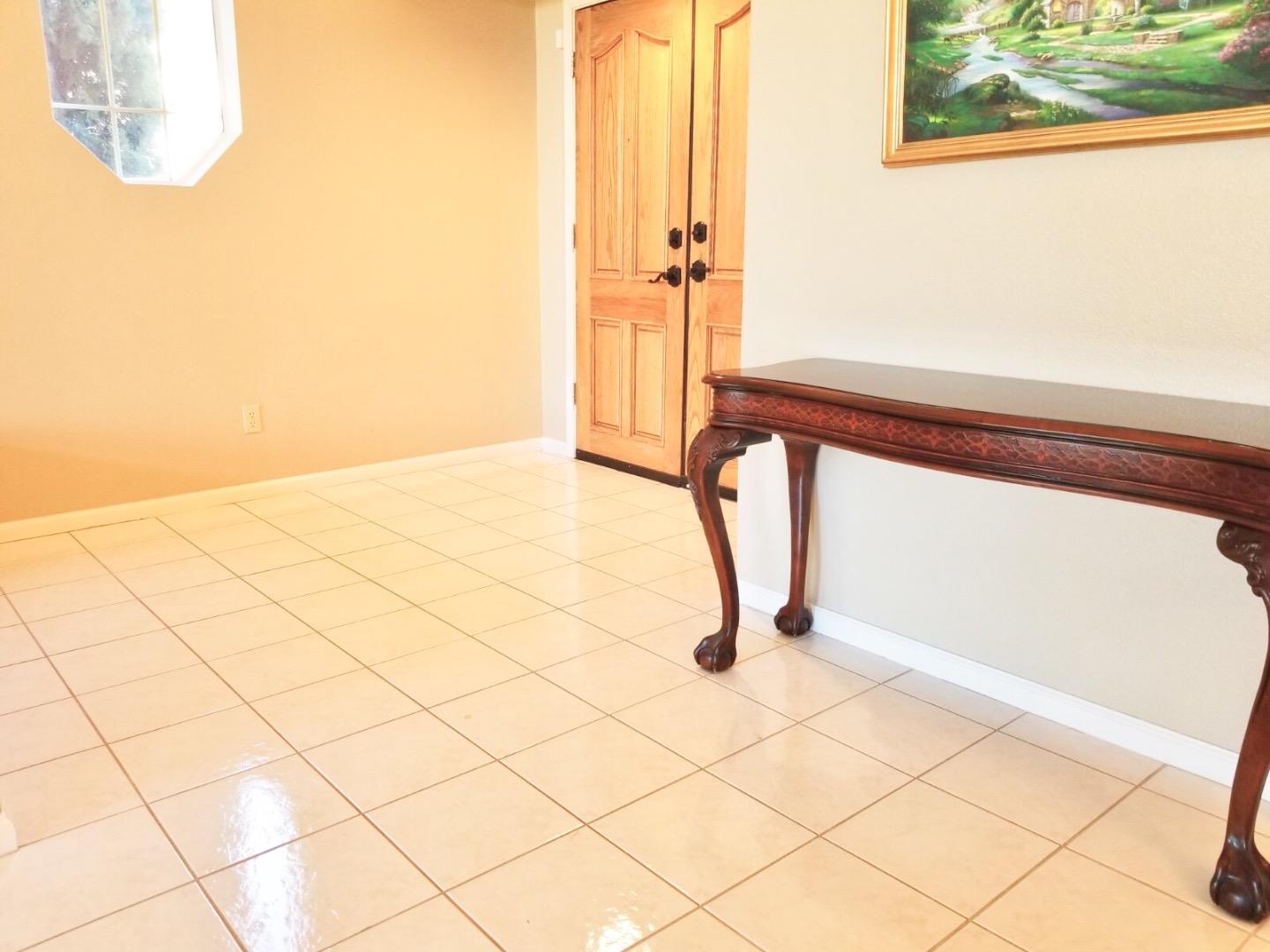 Detail Gallery Image 3 of 10 For 155 Parkhaven Dr, Danville,  CA 94506 - 5 Beds | 3 Baths