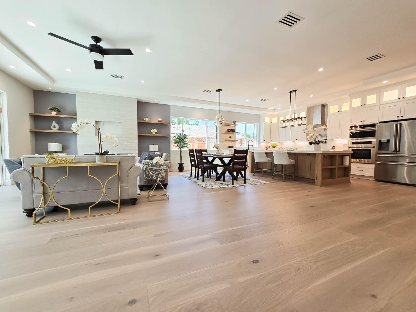 Detail Gallery Image 10 of 54 For 95 Centre St, Mountain View,  CA 94041 - 5 Beds | 4 Baths
