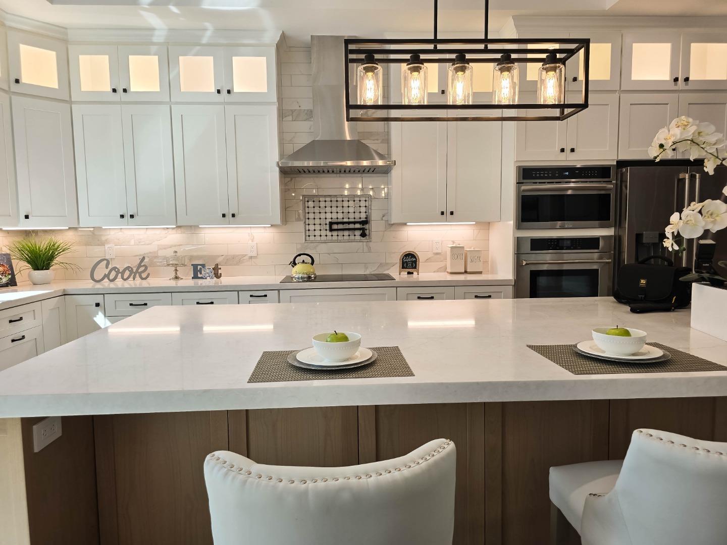 Detail Gallery Image 28 of 54 For 95 Centre St, Mountain View,  CA 94041 - 5 Beds | 4 Baths