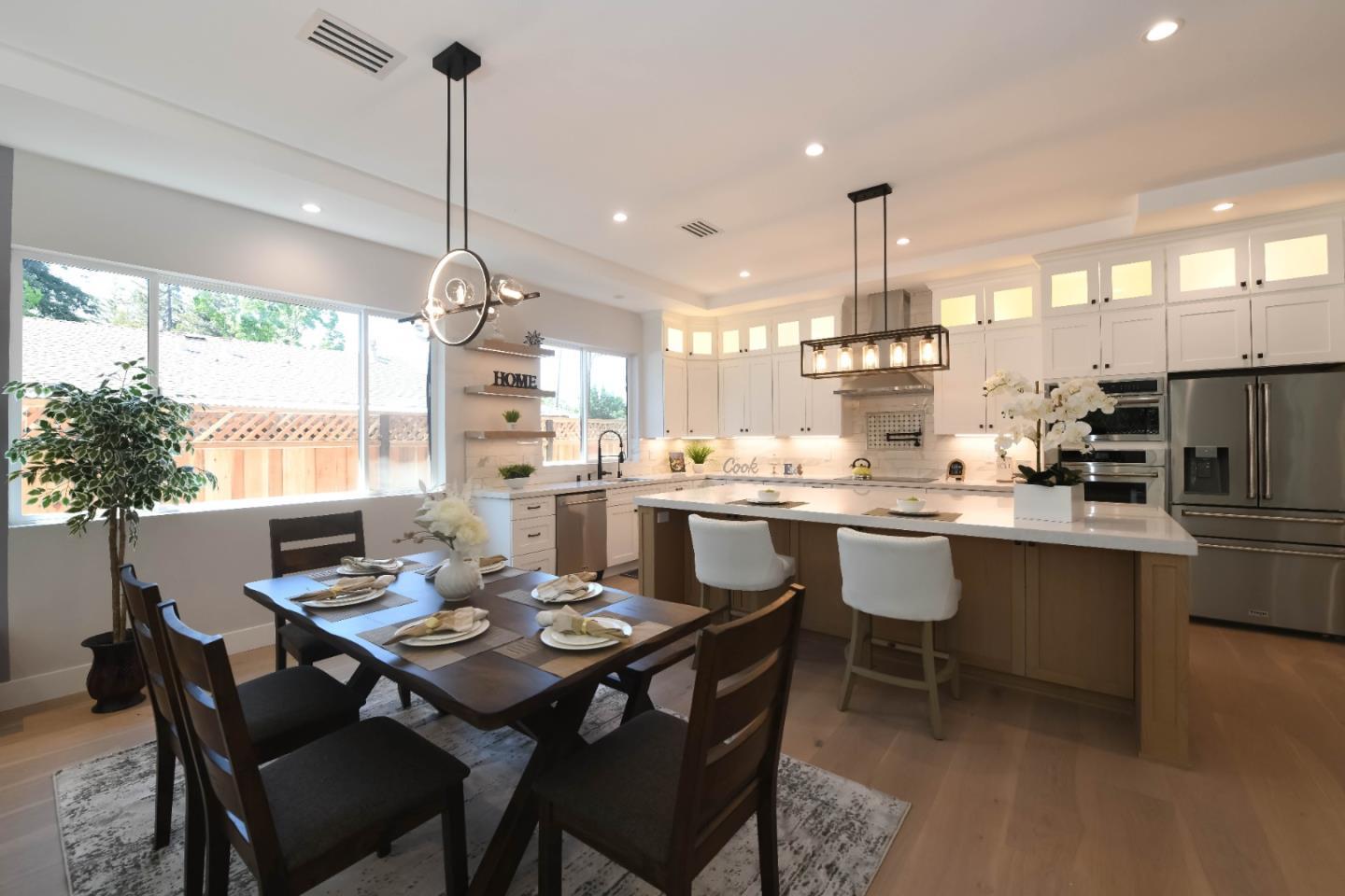 Detail Gallery Image 32 of 54 For 95 Centre St, Mountain View,  CA 94041 - 5 Beds | 4 Baths