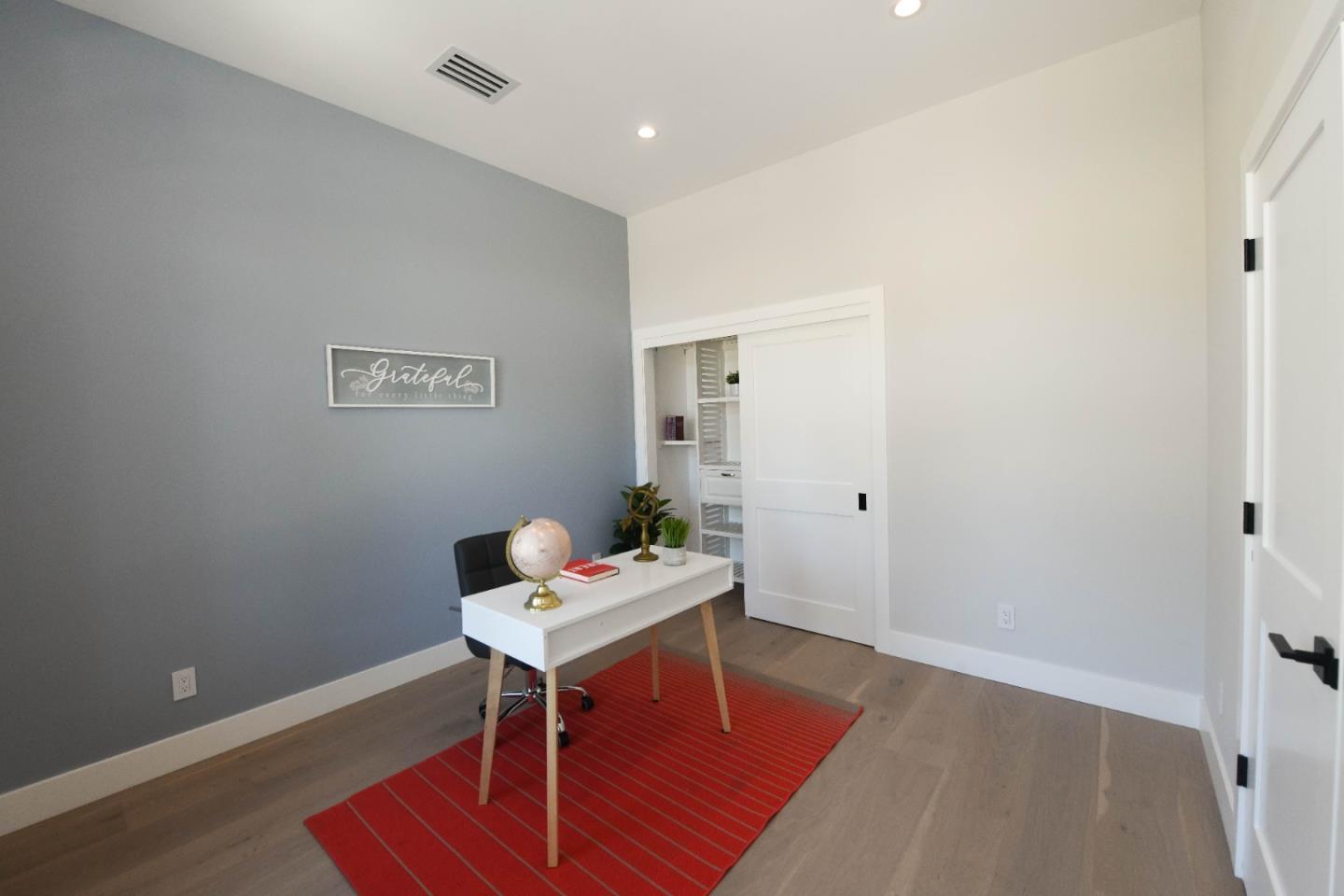 Detail Gallery Image 37 of 54 For 95 Centre St, Mountain View,  CA 94041 - 5 Beds | 4 Baths