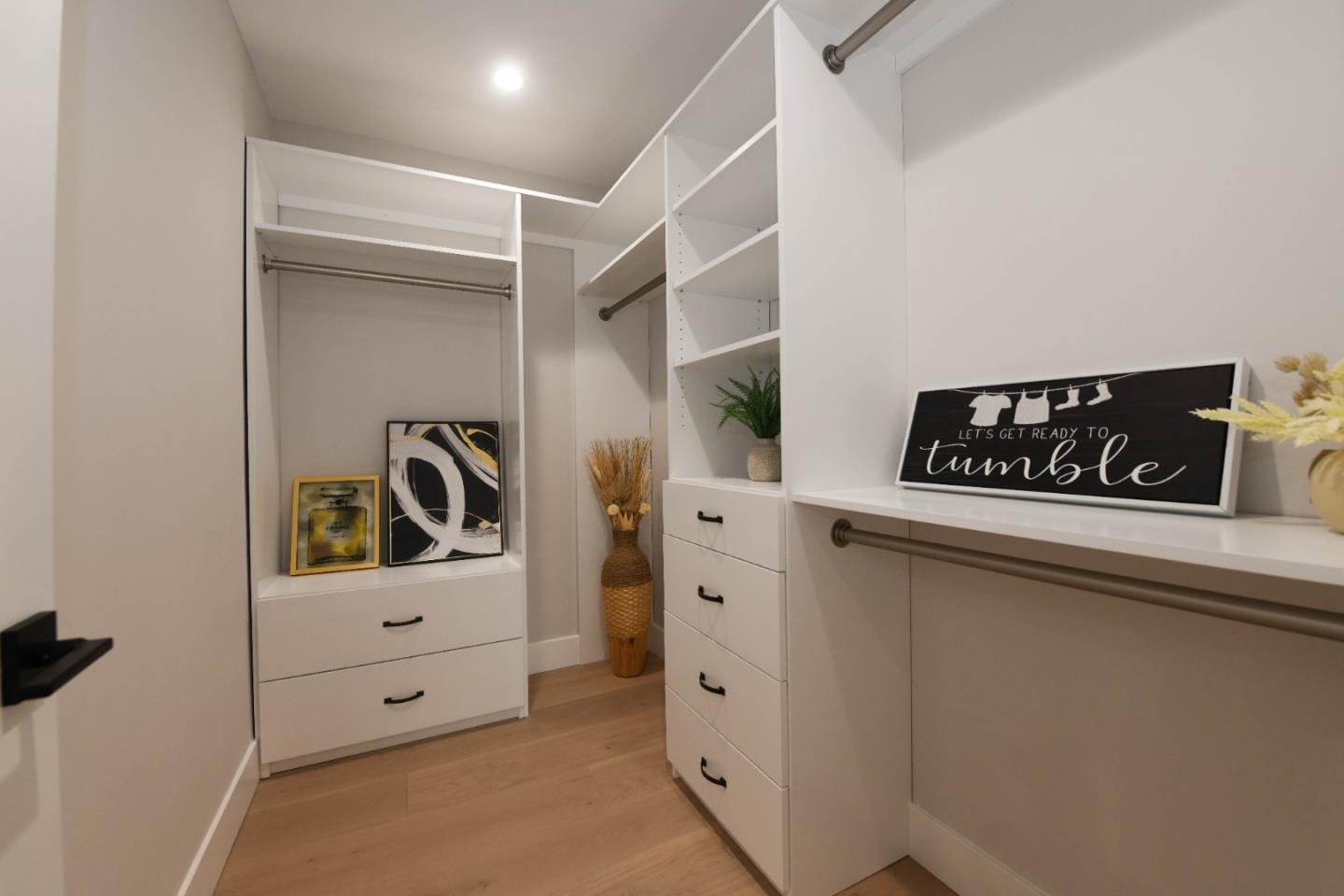 Detail Gallery Image 46 of 54 For 95 Centre St, Mountain View,  CA 94041 - 5 Beds | 4 Baths