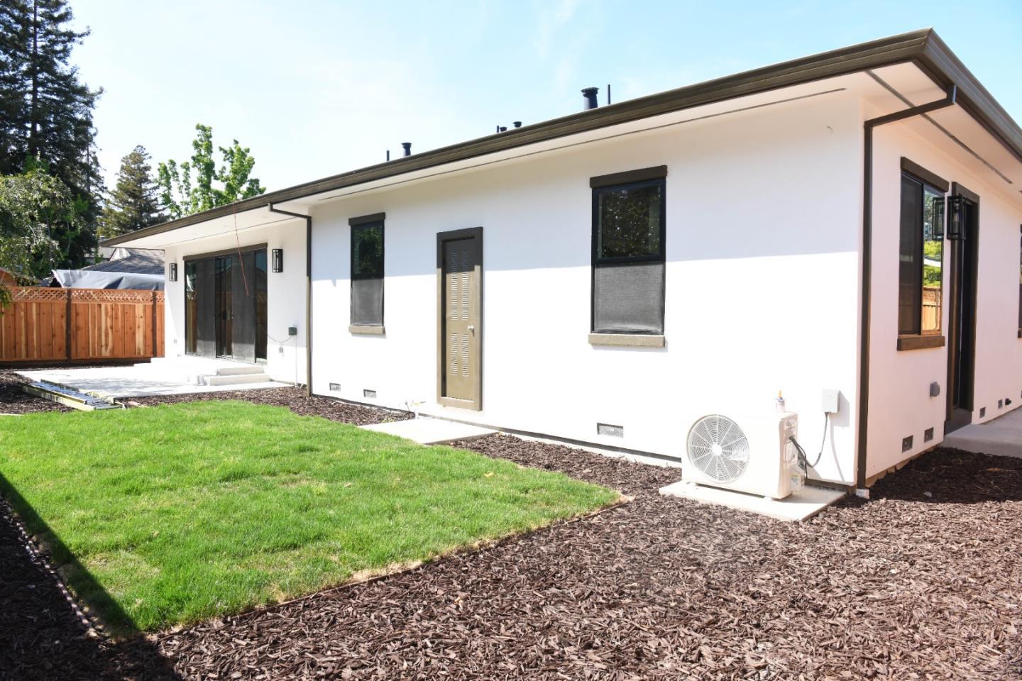 Detail Gallery Image 51 of 54 For 95 Centre St, Mountain View,  CA 94041 - 5 Beds | 4 Baths