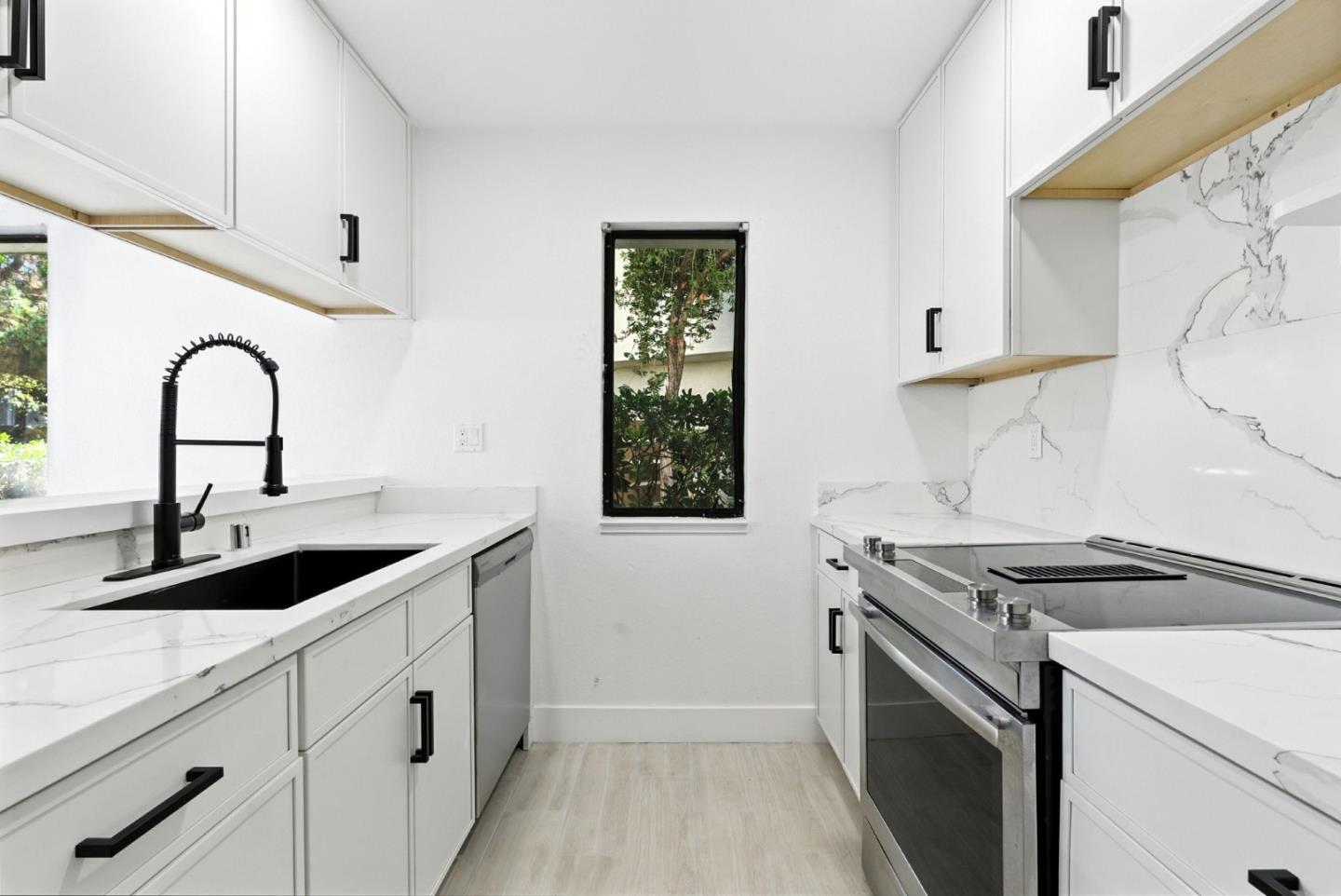 Detail Gallery Image 10 of 48 For 25 Bud Ct, Pleasant Hill,  CA 94523 - 2 Beds | 2/1 Baths