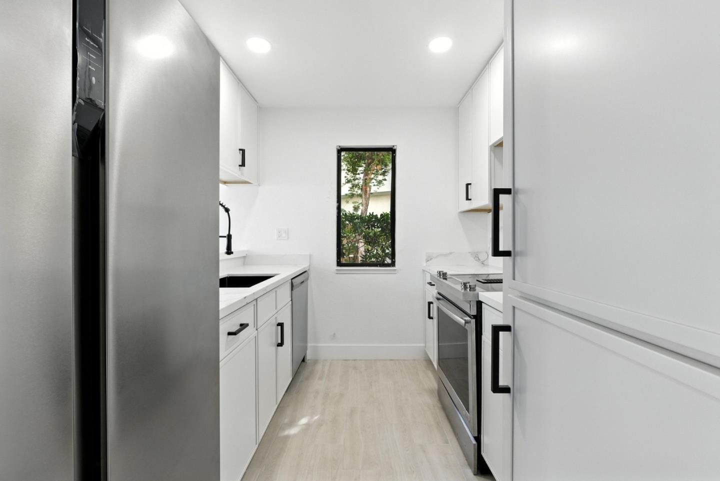 Detail Gallery Image 14 of 48 For 25 Bud Ct, Pleasant Hill,  CA 94523 - 2 Beds | 2/1 Baths