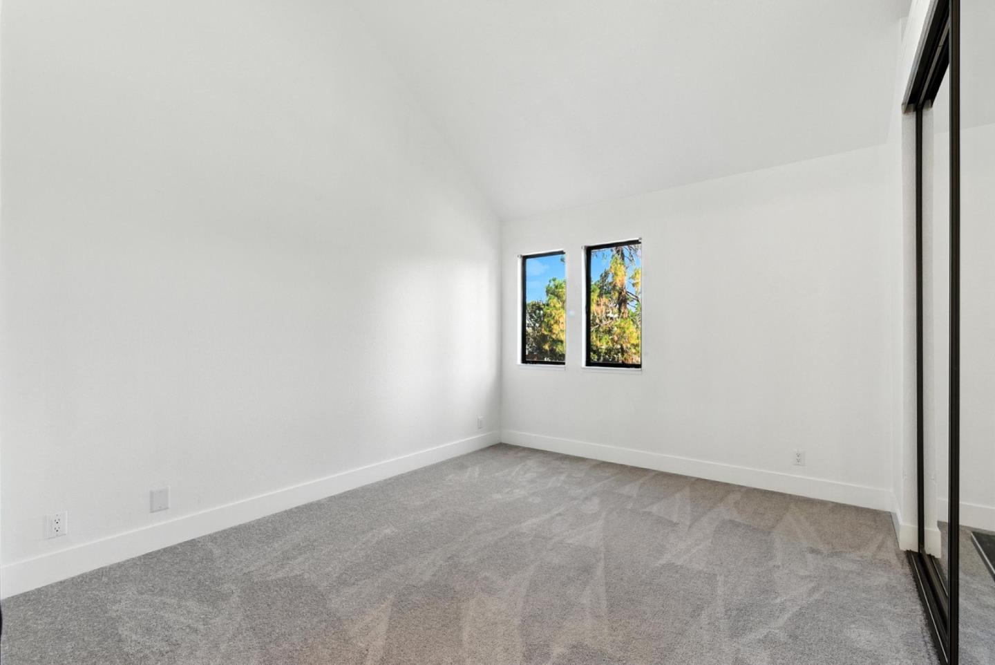 Detail Gallery Image 16 of 48 For 25 Bud Ct, Pleasant Hill,  CA 94523 - 2 Beds | 2/1 Baths