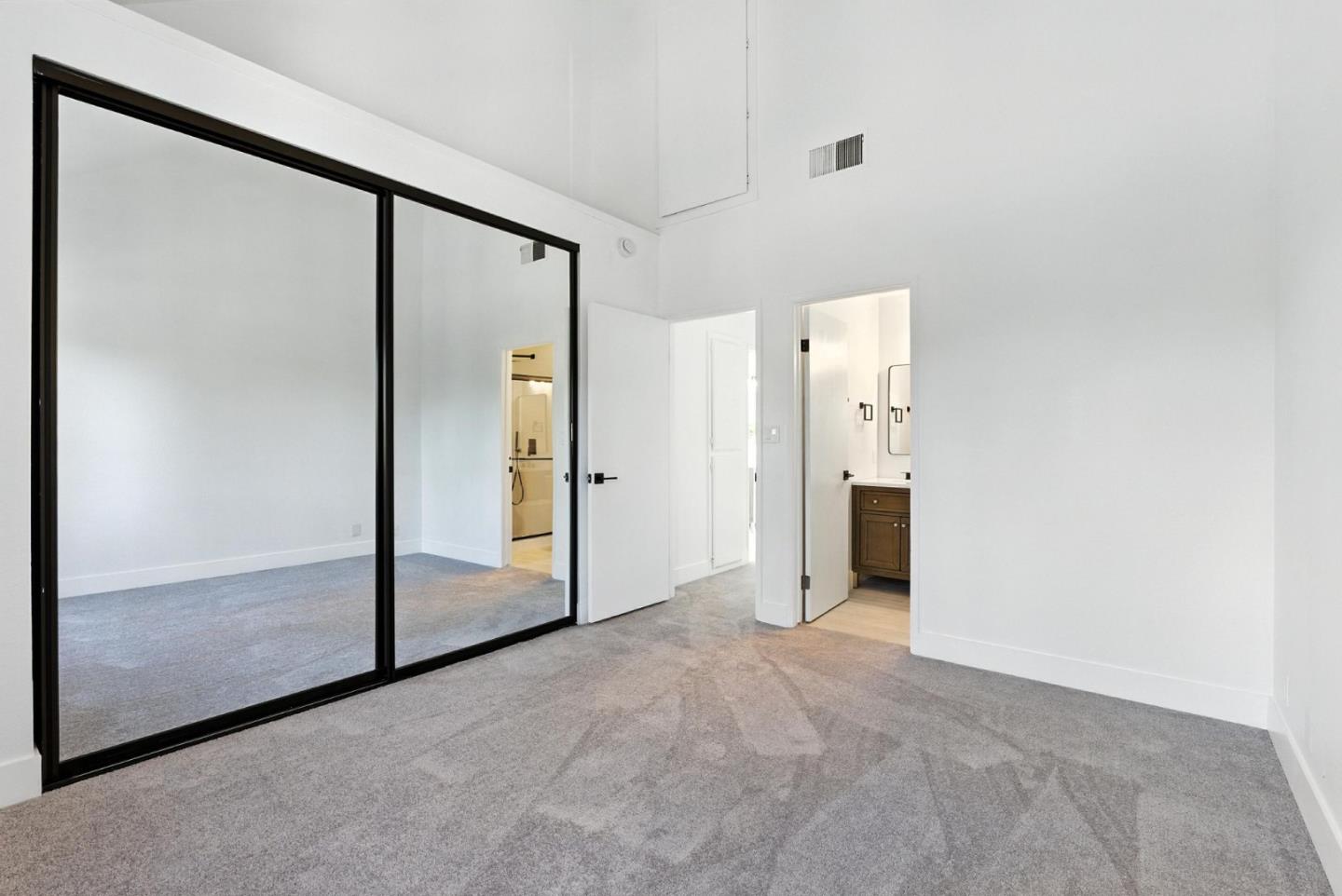 Detail Gallery Image 17 of 48 For 25 Bud Ct, Pleasant Hill,  CA 94523 - 2 Beds | 2/1 Baths