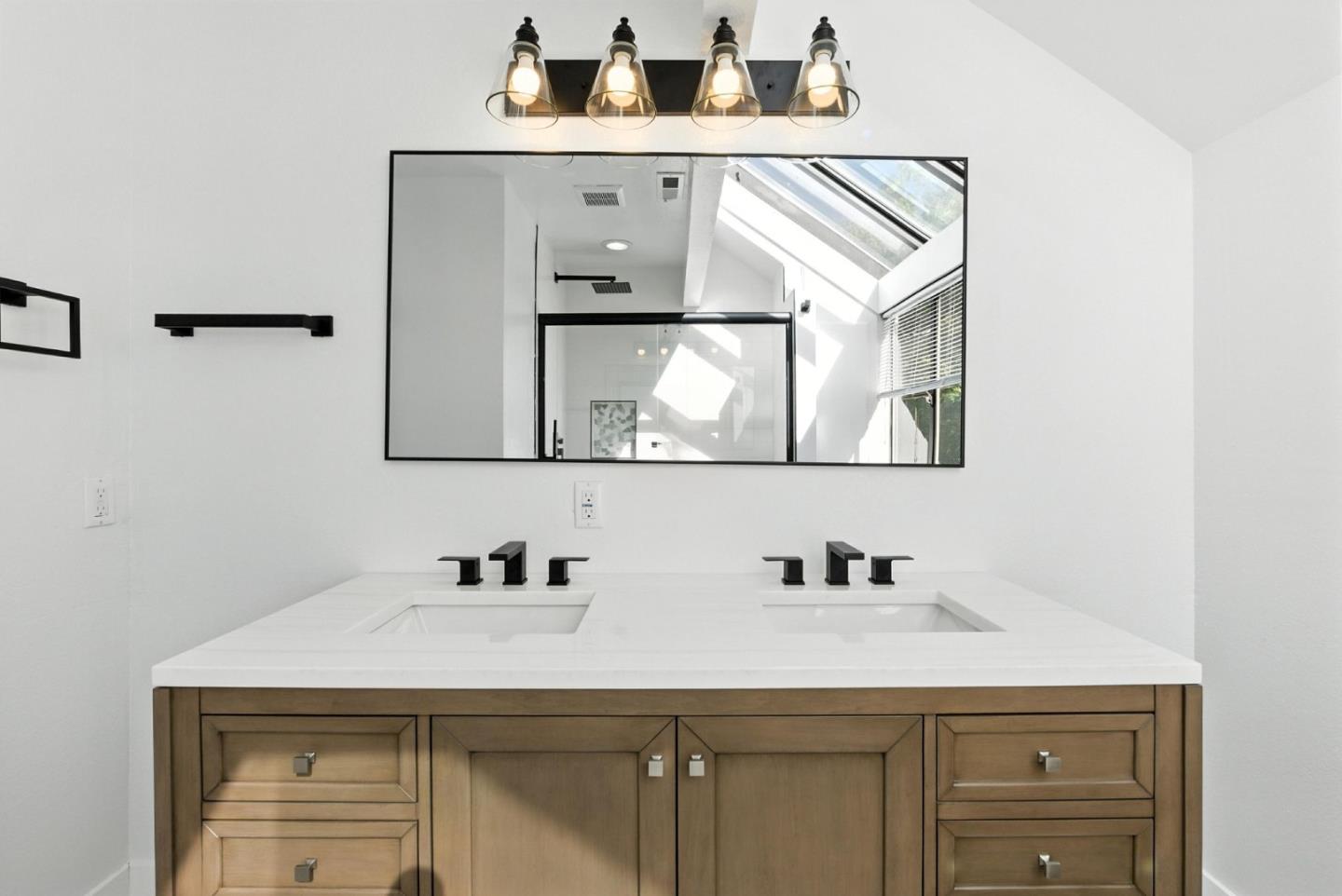 Detail Gallery Image 28 of 48 For 25 Bud Ct, Pleasant Hill,  CA 94523 - 2 Beds | 2/1 Baths