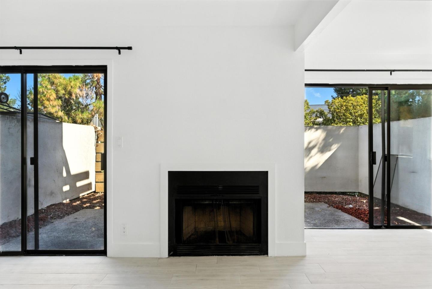 Detail Gallery Image 6 of 48 For 25 Bud Ct, Pleasant Hill,  CA 94523 - 2 Beds | 2/1 Baths