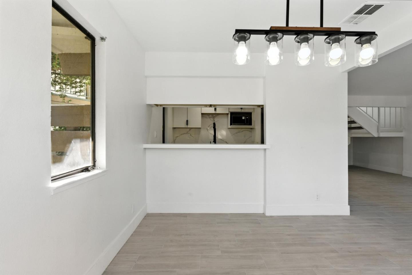 Detail Gallery Image 8 of 48 For 25 Bud Ct, Pleasant Hill,  CA 94523 - 2 Beds | 2/1 Baths
