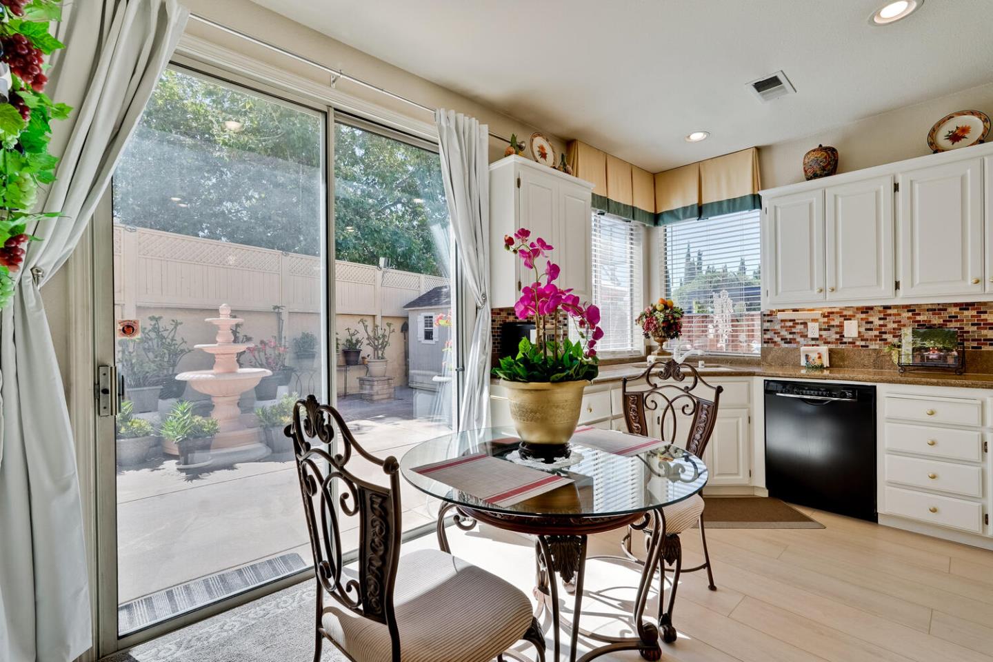 Detail Gallery Image 22 of 64 For 2128 Commodore Dr, San Jose,  CA 95133 - 5 Beds | 3 Baths
