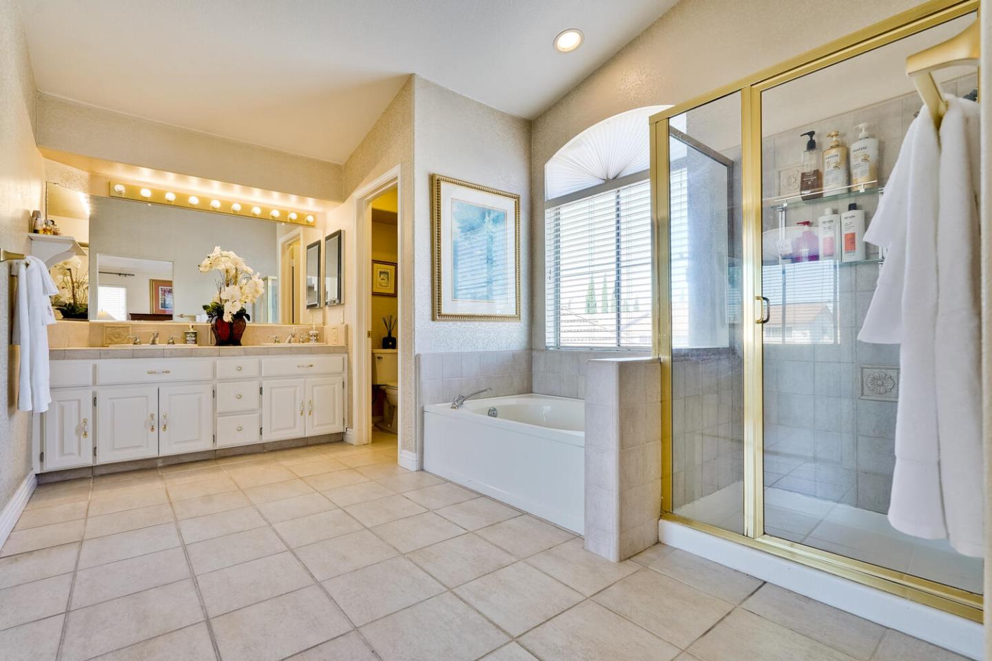 Detail Gallery Image 35 of 64 For 2128 Commodore Dr, San Jose,  CA 95133 - 5 Beds | 3 Baths