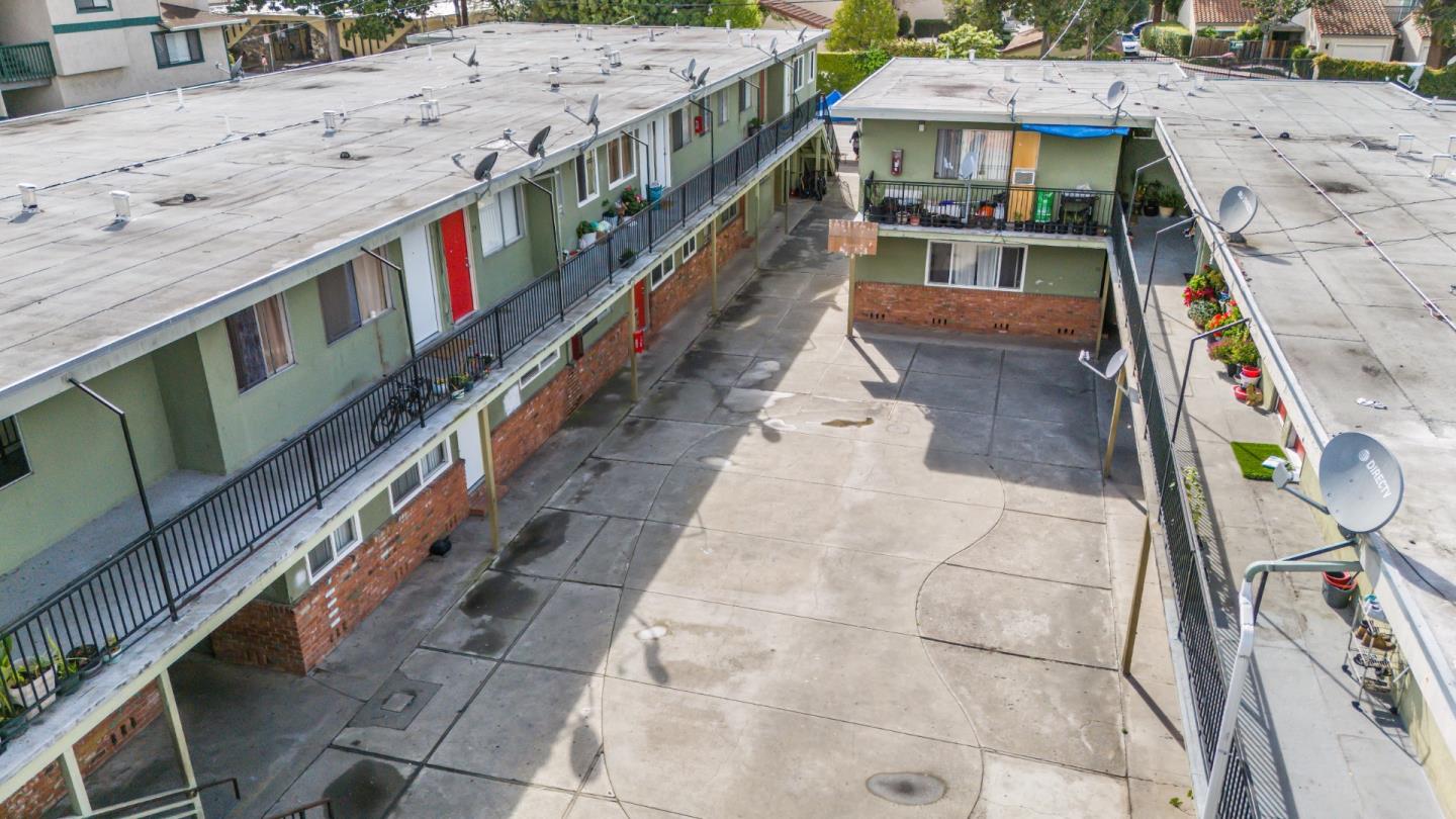 Detail Gallery Image 8 of 13 For 1820-1830 W Bayshore Rd, East Palo Alto,  CA 94303 - – Beds | – Baths