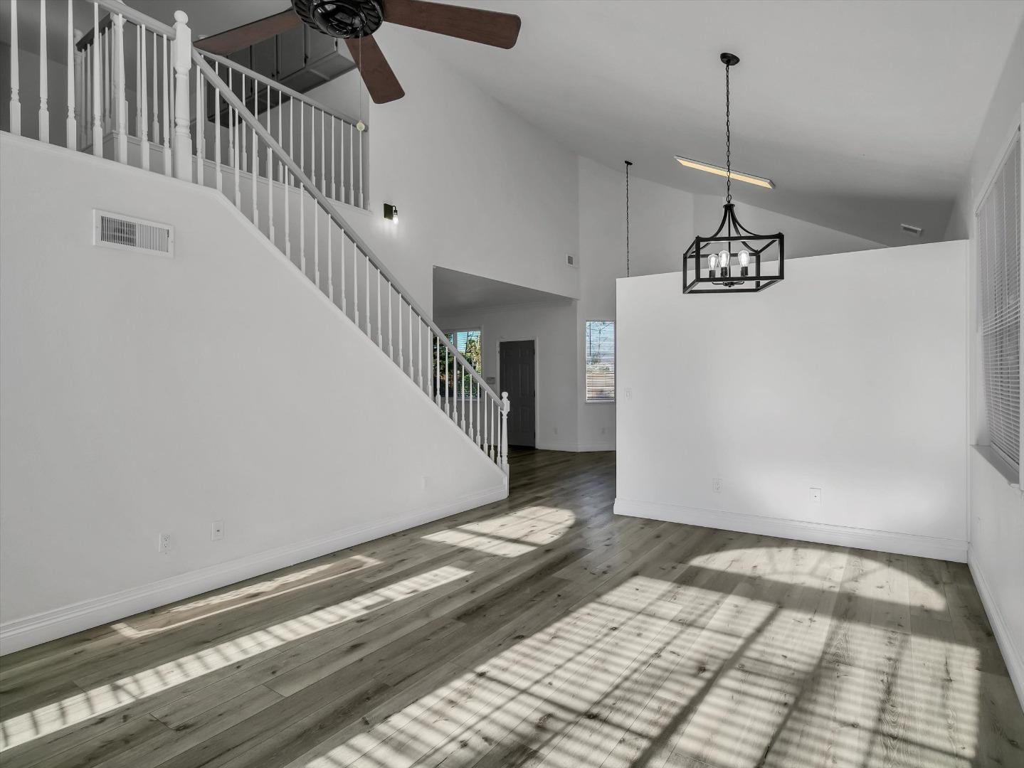 Detail Gallery Image 20 of 59 For 3706 Leilani Ln, Stockton,  CA 95206 - 4 Beds | 3 Baths
