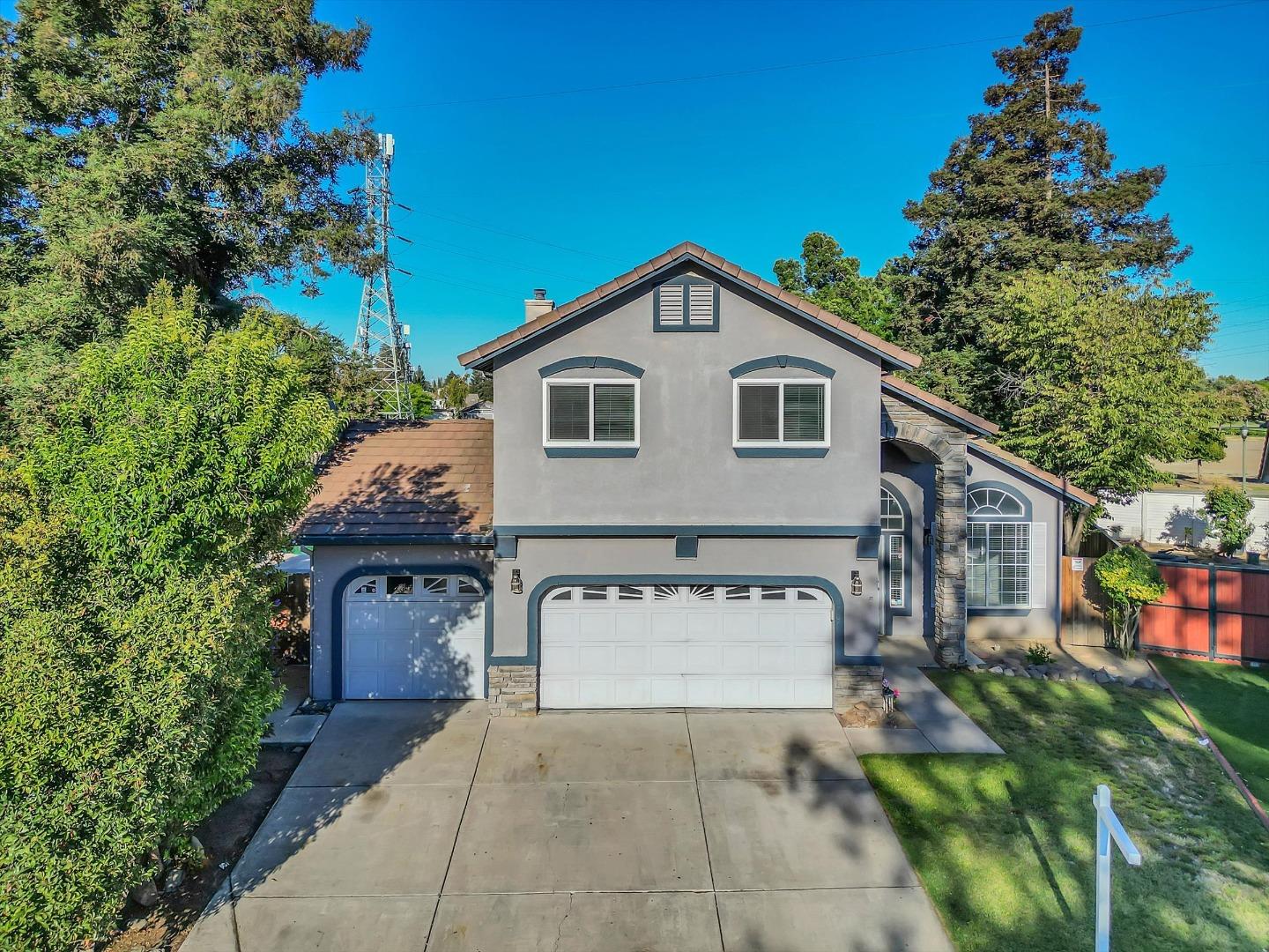 Detail Gallery Image 6 of 59 For 3706 Leilani Ln, Stockton,  CA 95206 - 4 Beds | 3 Baths