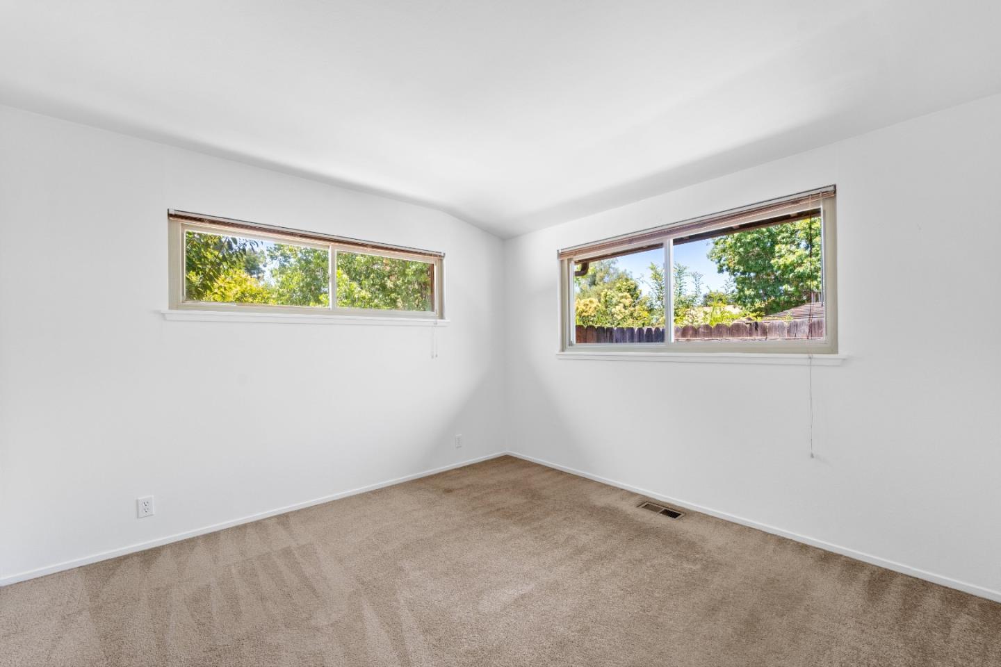 Detail Gallery Image 12 of 35 For 1115 N P St, Livermore,  CA 94551 - 3 Beds | 2 Baths