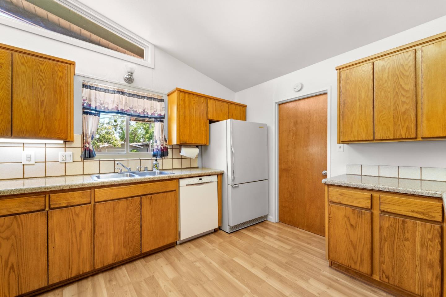 Detail Gallery Image 5 of 35 For 1115 N P St, Livermore,  CA 94551 - 3 Beds | 2 Baths