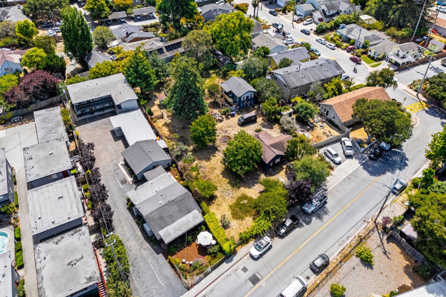 Detail Gallery Image 6 of 48 For 1430 Merrill St, Santa Cruz,  CA 95062 - – Beds | – Baths