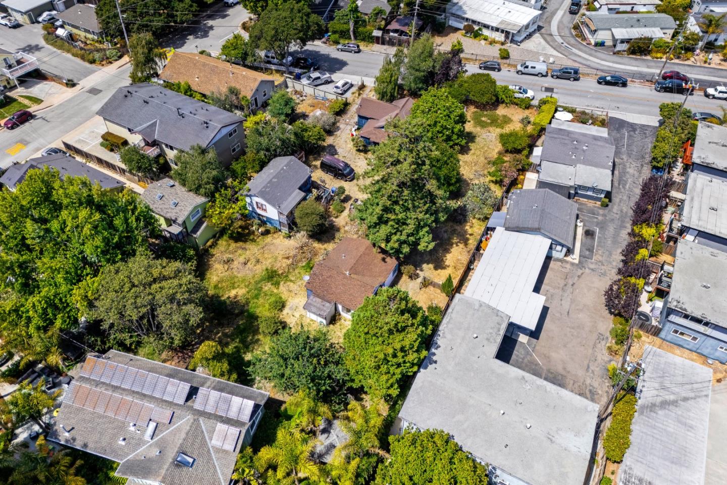 Detail Gallery Image 7 of 48 For 1430 Merrill St, Santa Cruz,  CA 95062 - – Beds | – Baths